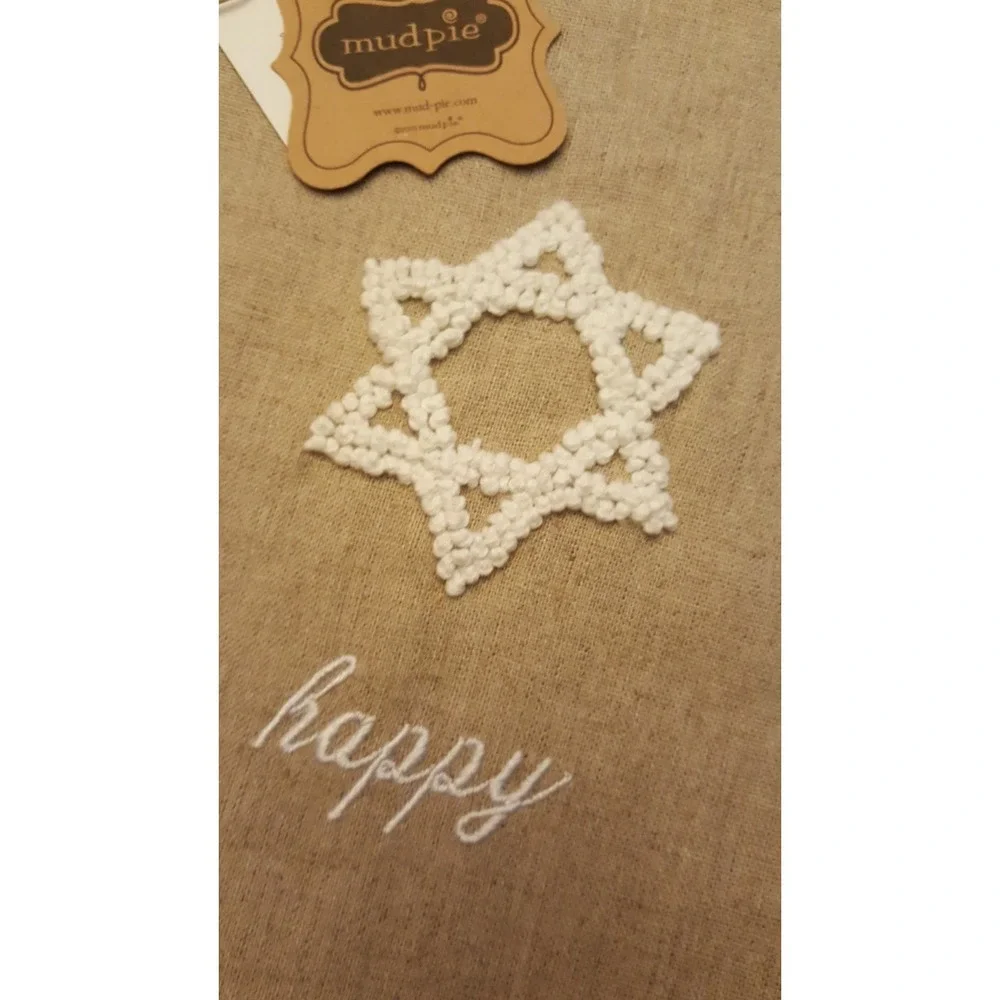 MUD PIE OATMEAL LINEN FRENCH KNOT EMBROIDERED Star of David GUEST HAND TOWEL